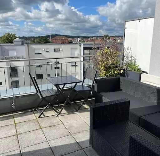 Schoene Penthouse Daire Fürth