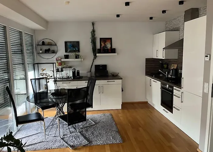 Schoene Penthouse Daire Fürth